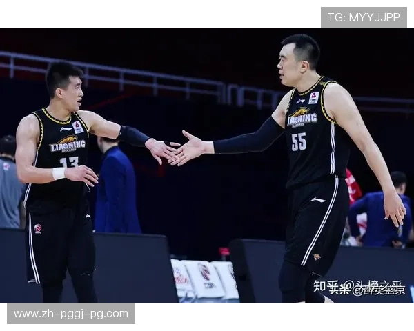 CBA辽宁队左手足球员：辽宁CBA队员与足球的特殊关系